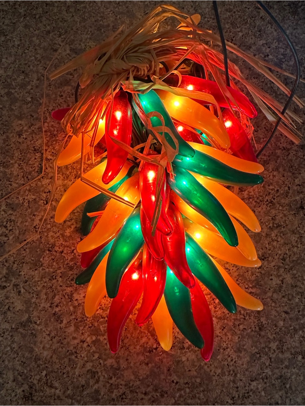 Chili Pepper Ristra Lights Plug-In 35 Red Green Yellow Bulbs Fiesta Swag Works